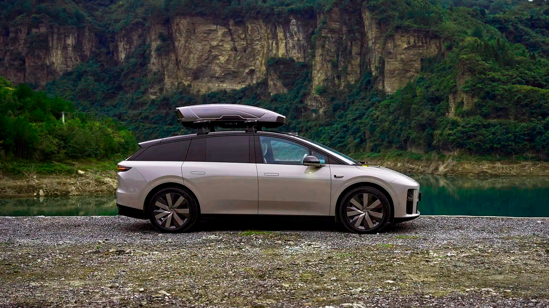 Електромобілі Li i6 з Китаю